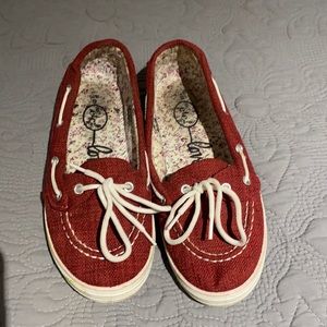 Women’s canvas shoes